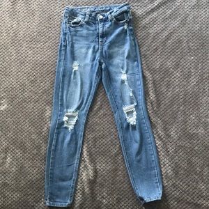 High Waisted Distressed Jeans